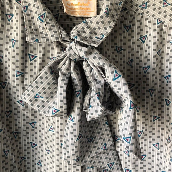 Country Sophisticates by Pendleton Button Down - Picture 4 of 9